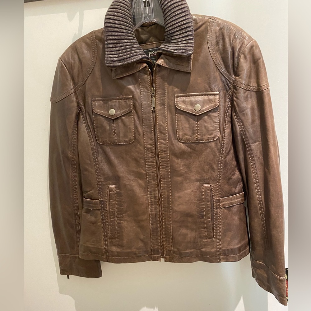 NWT Ladies Plante Leather Jacket with zip out collar. Color Brown Size Medium